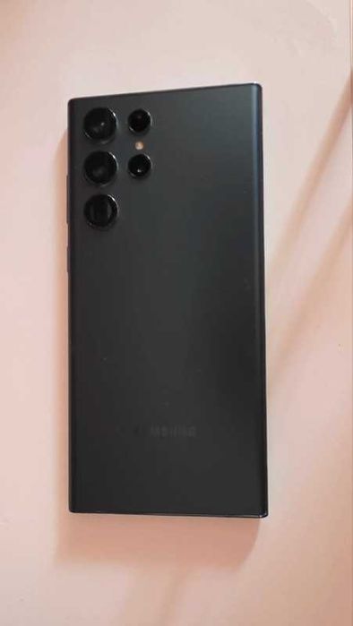 Samsung S22 Ultra 512gb.  Muito bom