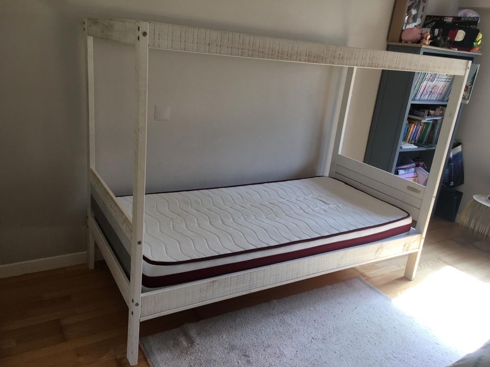 Cama de crianca com estrado e colchao -negociavel