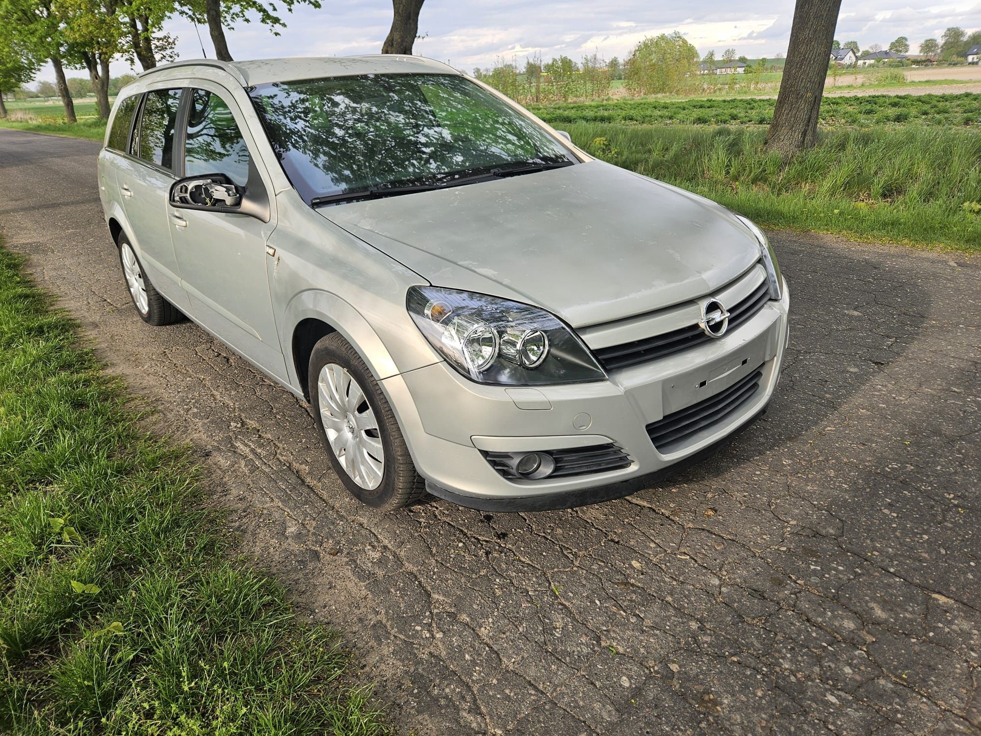 Astra 1.6 2005r benzyna