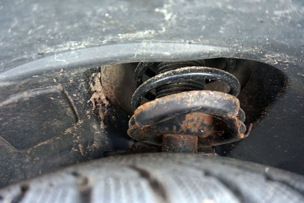 MCPHERSON LEWY PRZÓD FOCUS III MK3 1.0 12V BV61-18K001-AAC BV61-5310-ADF FORD 2010-2014 AMORTYZATOR SPRĘŻYNA