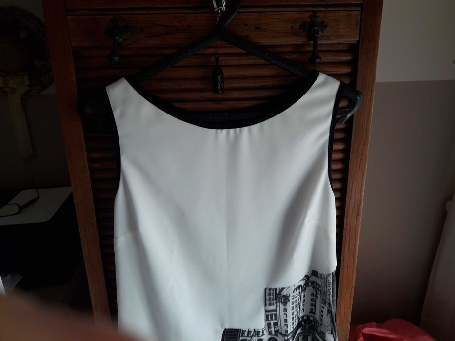 Vestido preto e branco, decote redondo - tam 36