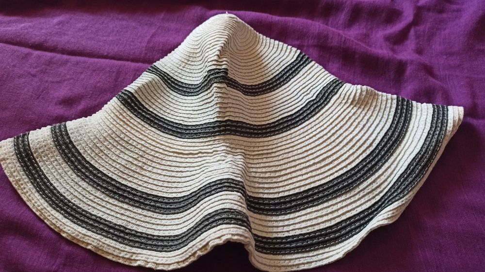 Kapelusz letni w pasy M z dużym rondem lato