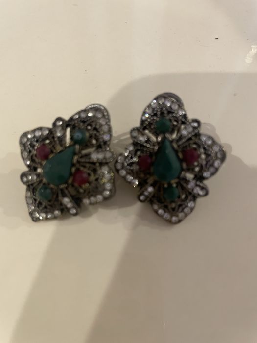 Набор бижутерии(брошь,кольцо и серьги)