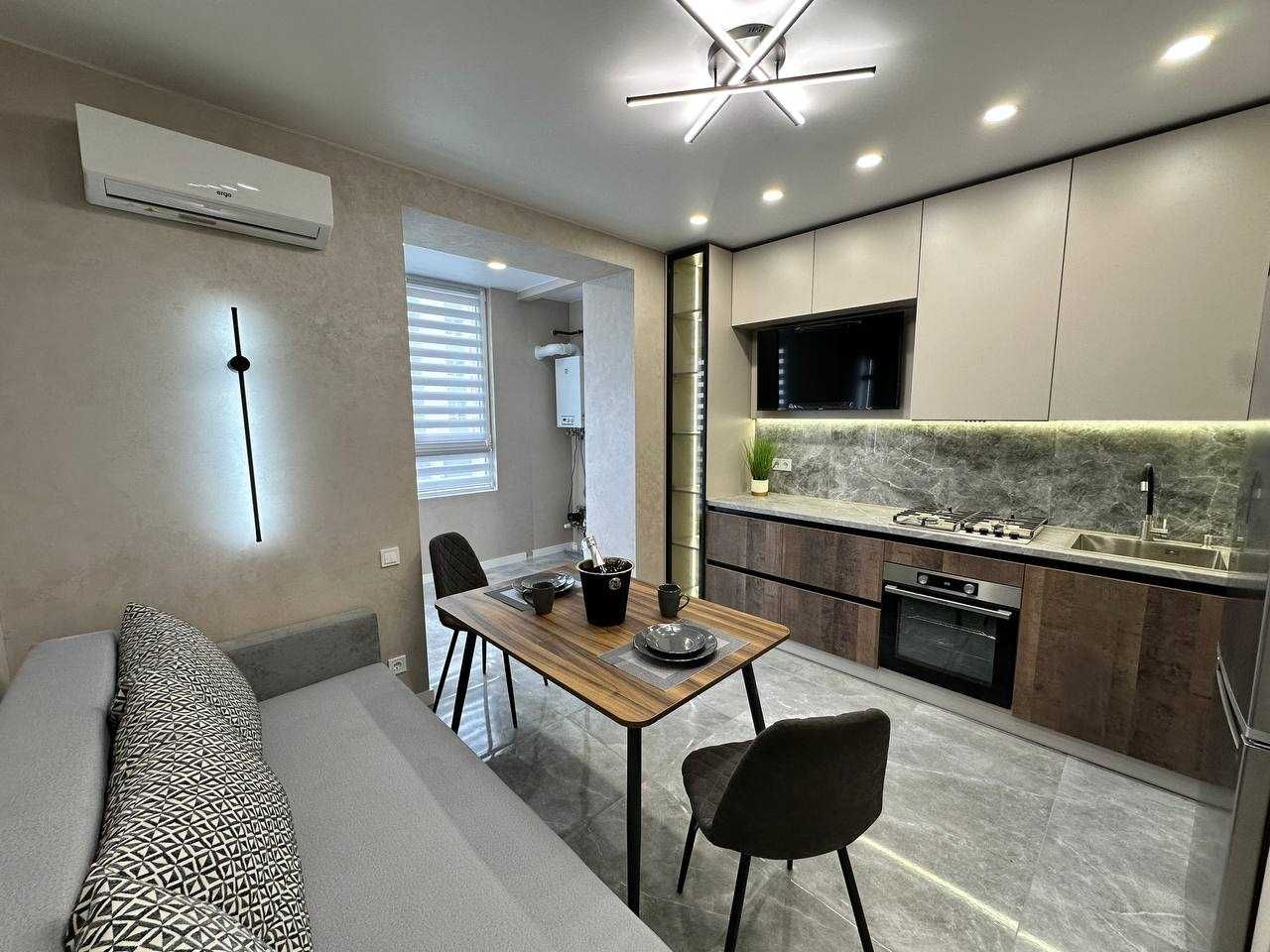 Продам ТОП квартира  51м2 Спальня + кухня-студия Днепровская Брама 2