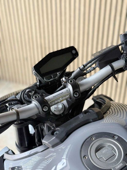 Yamaha MT-09 Night Fluo