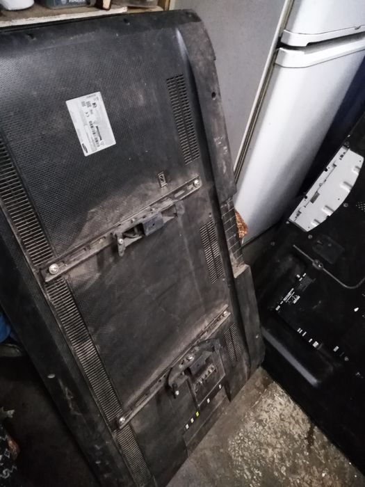 Два телевизора Самсунг, плазма, на запчасти