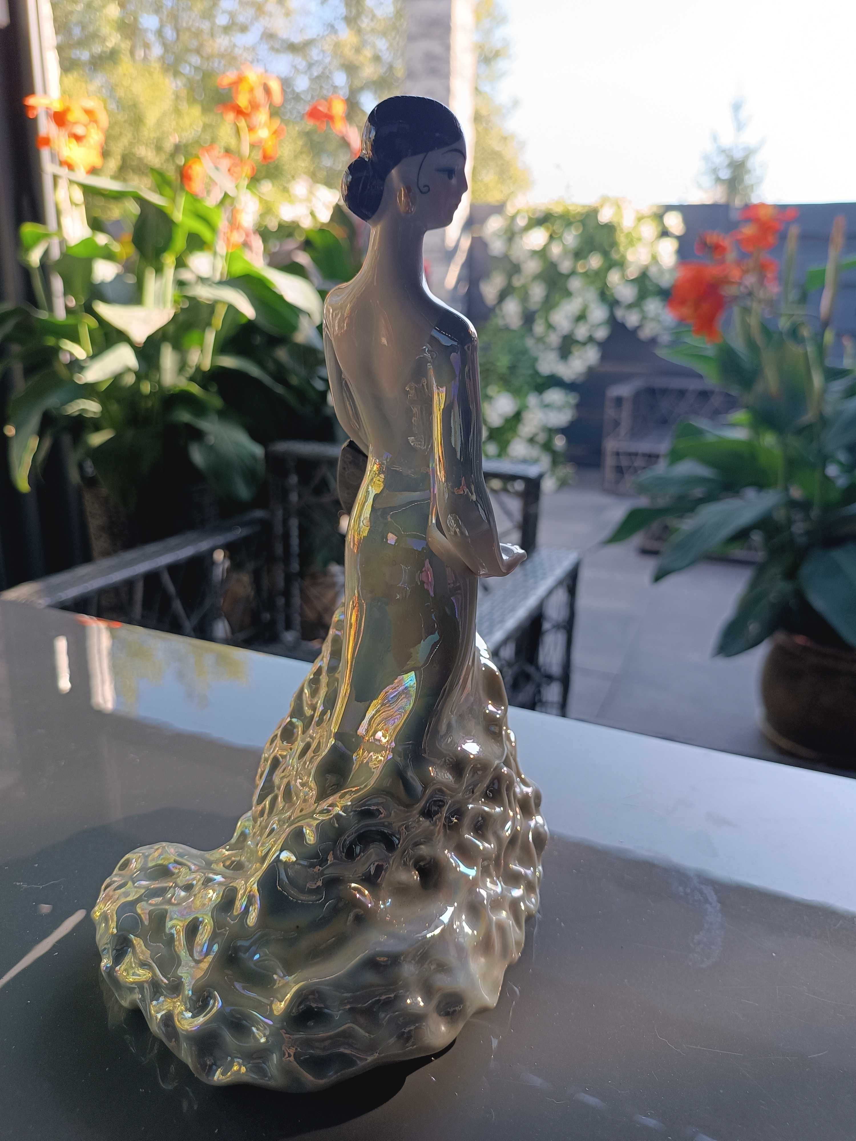 Figurka z porcelany
