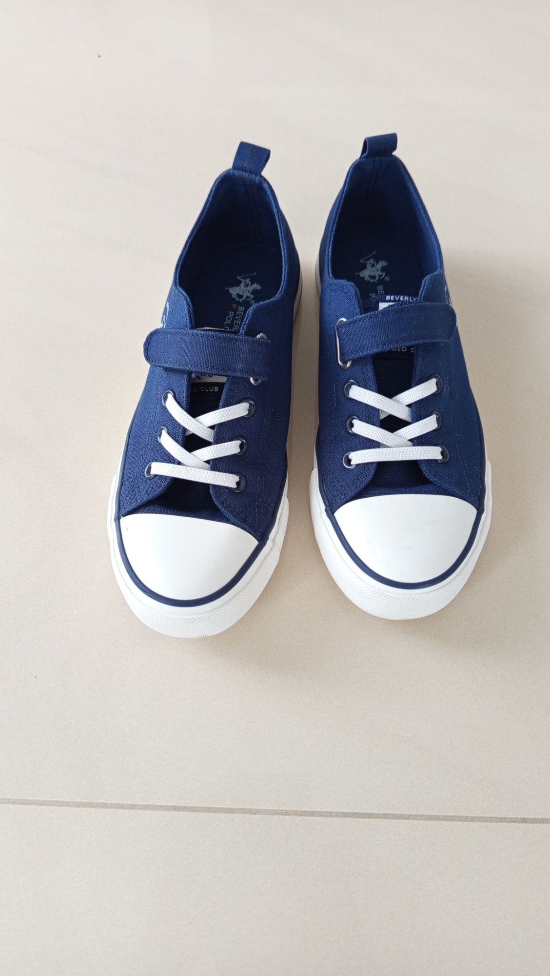 Buty chłopięce rozmiar 36 długość wkładki około 23