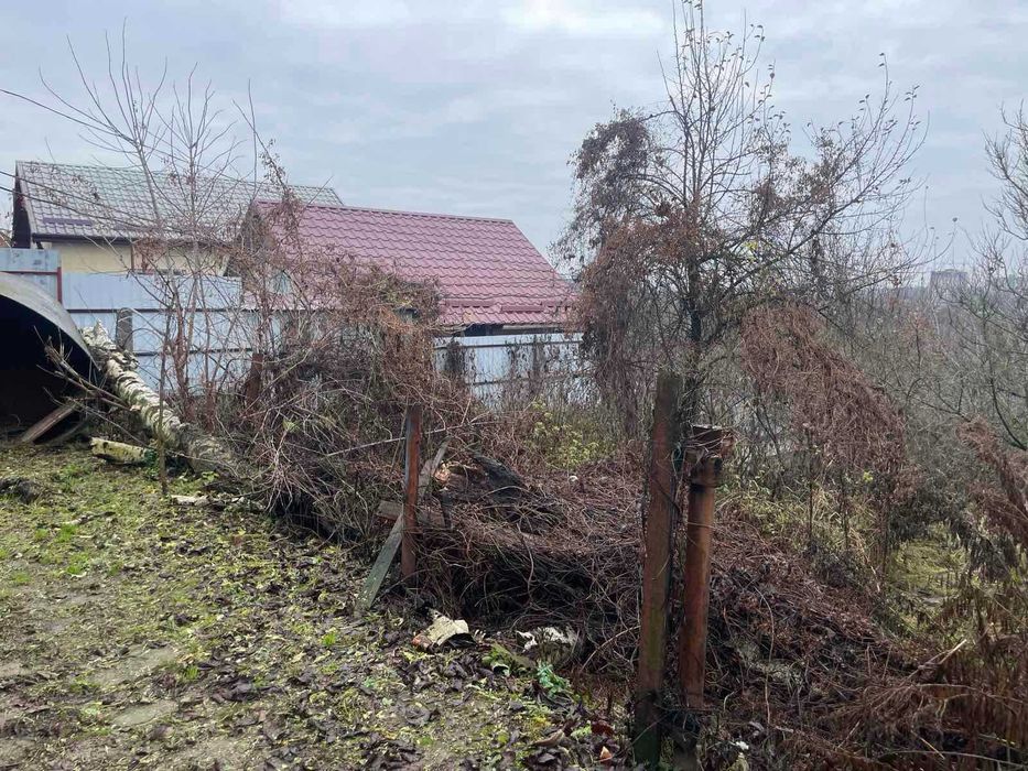 Земельна ділянка по вул. Свободи з будинком під реконструкцію