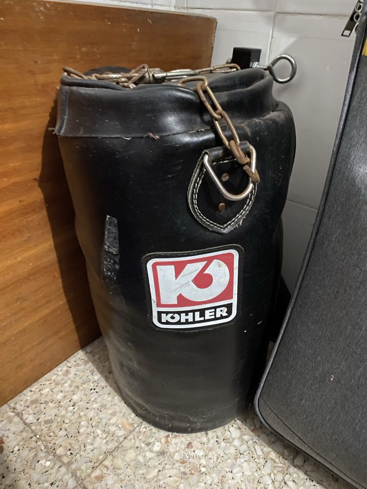 Saco de Boxe infantil couro com suporte de parede