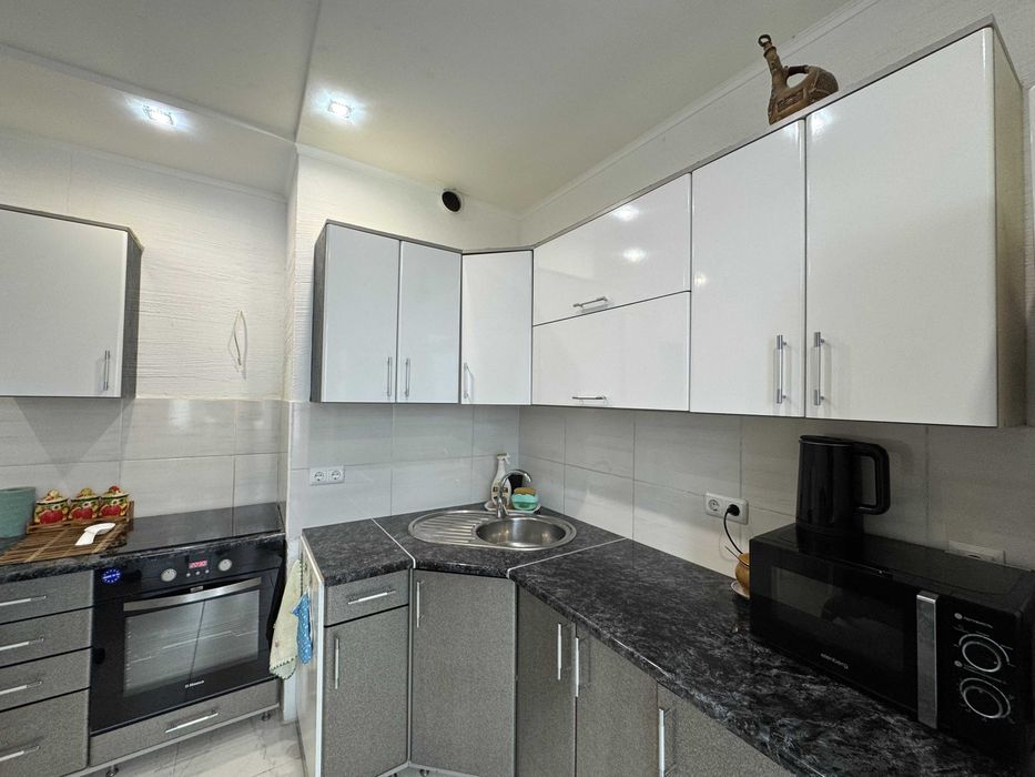 Продам 2- комн. квартиру с ремонтом в 56 Жемчужине на Таирова