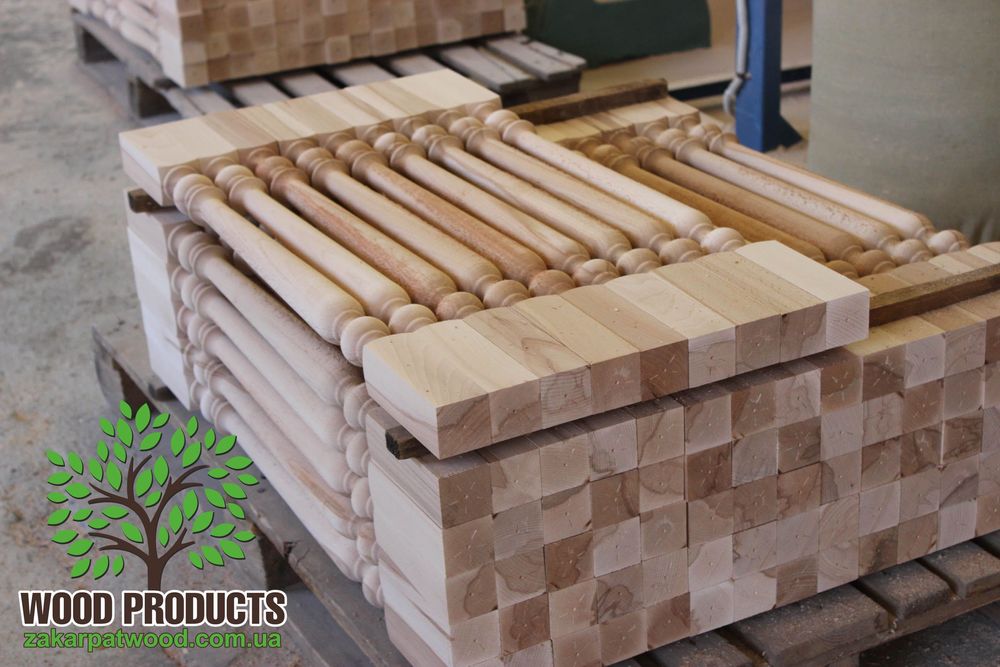 Комплектуючі для сходів, балясини, стовпи, перила, косоури