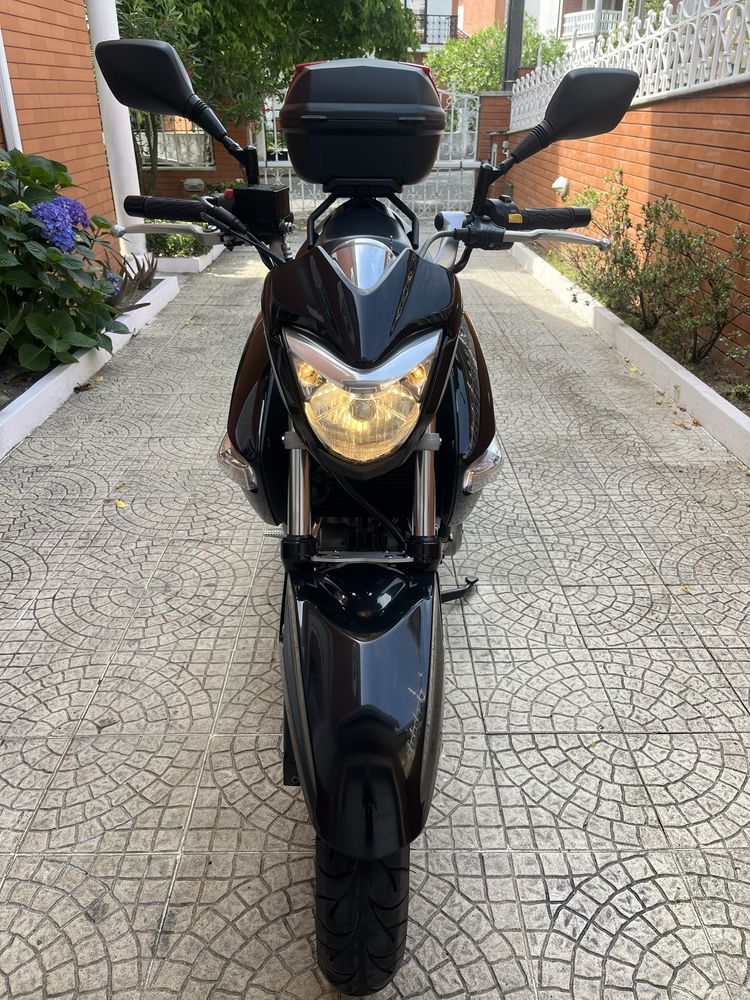Suzuki Inazuma 250