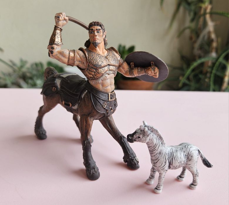 Колекційні фігурки, різних відомих фірм.