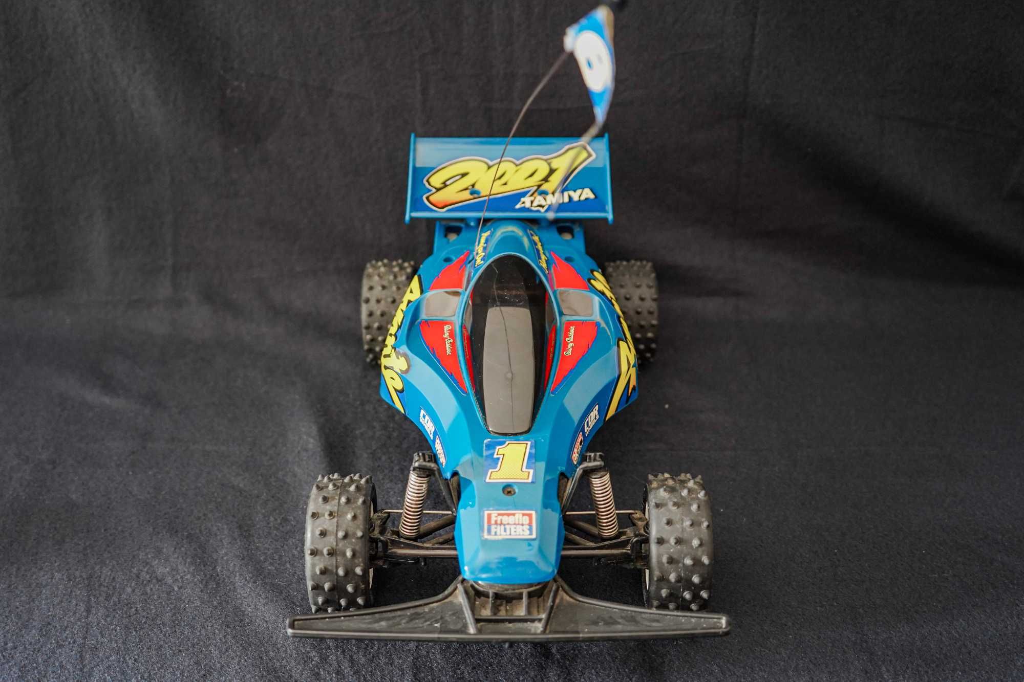 Carro telecomandado Tamiya Avante 2001 QD escala 1:14 (vintage)