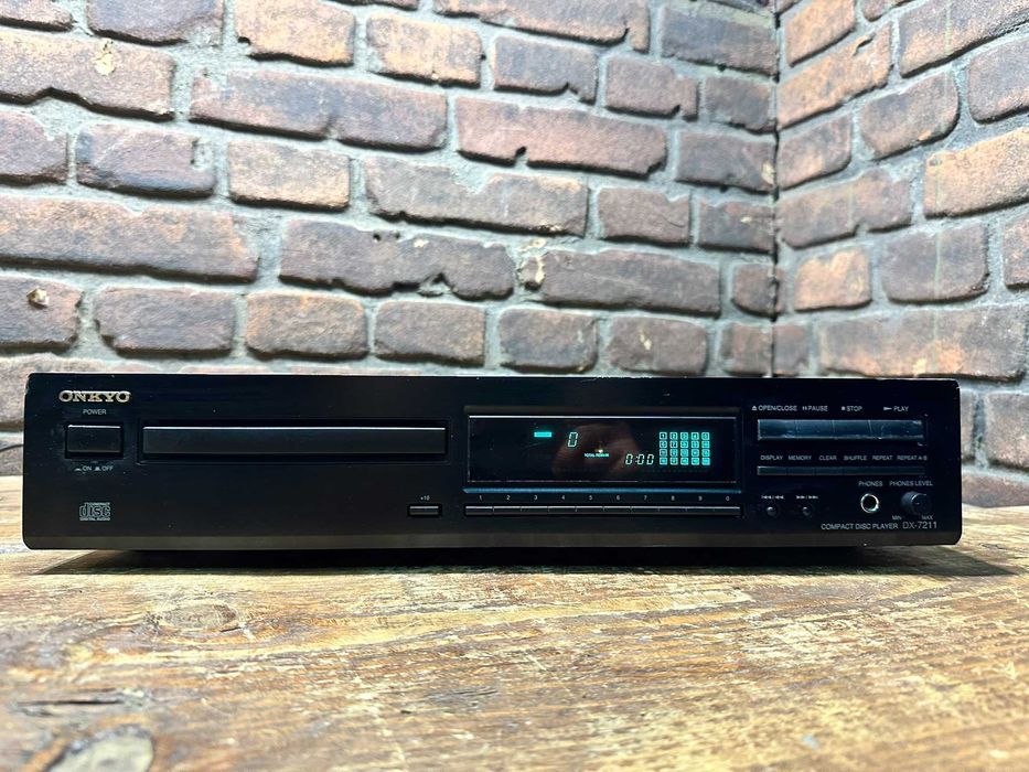 Odtwarzacz CD Onkyo DX-7211