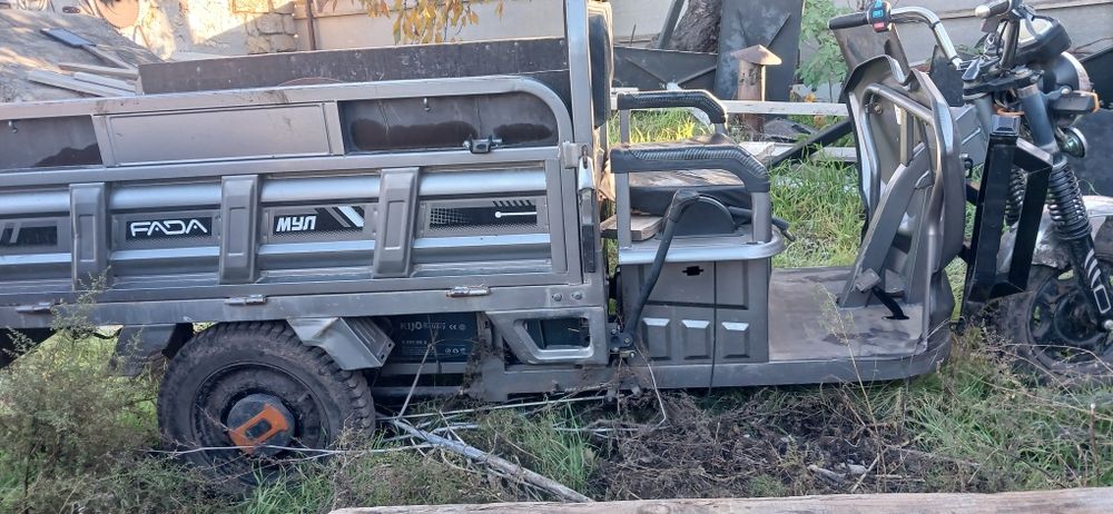 Электрический грузовой мотороллер