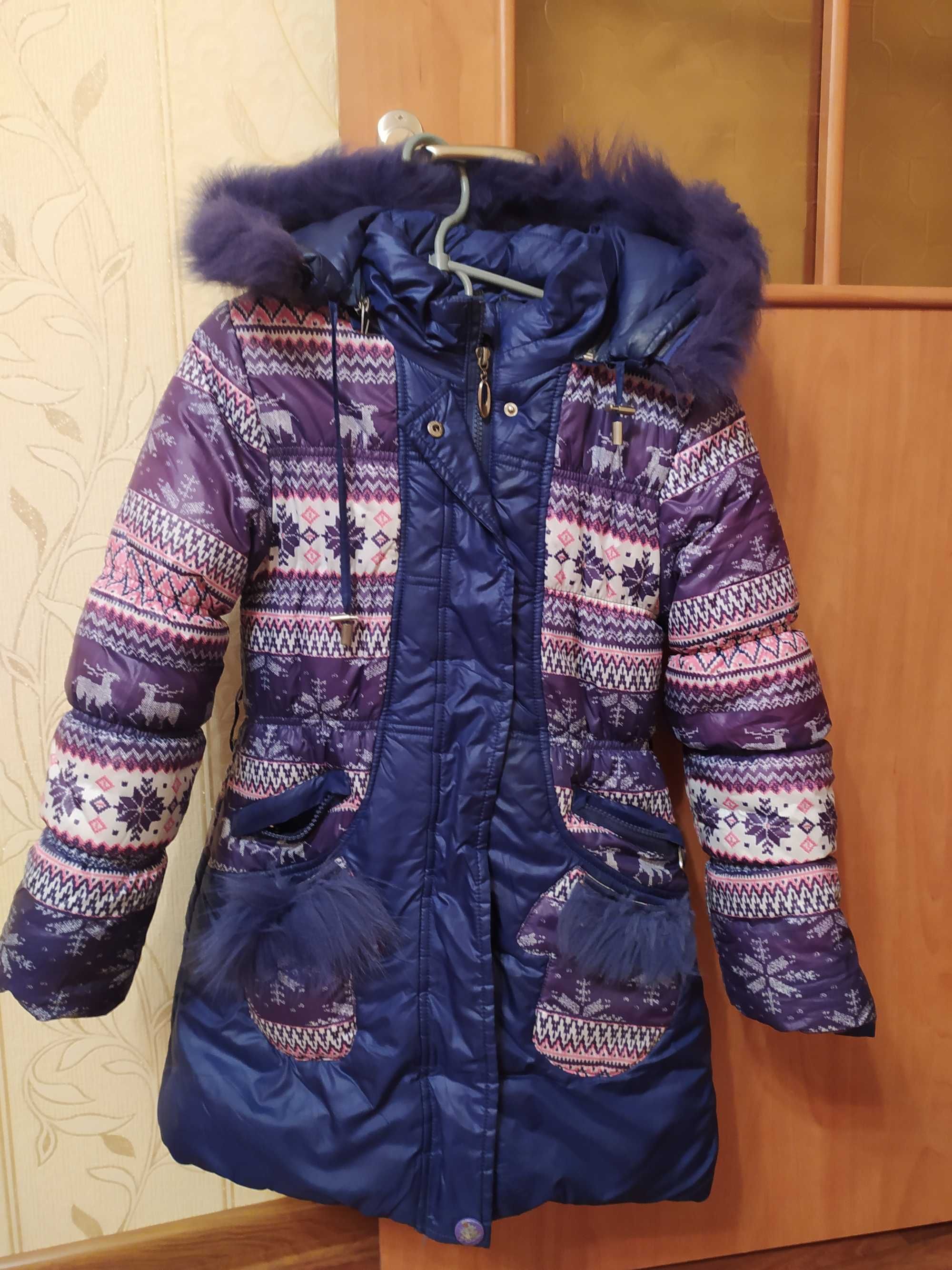 Продам зимнее пальто для девочки