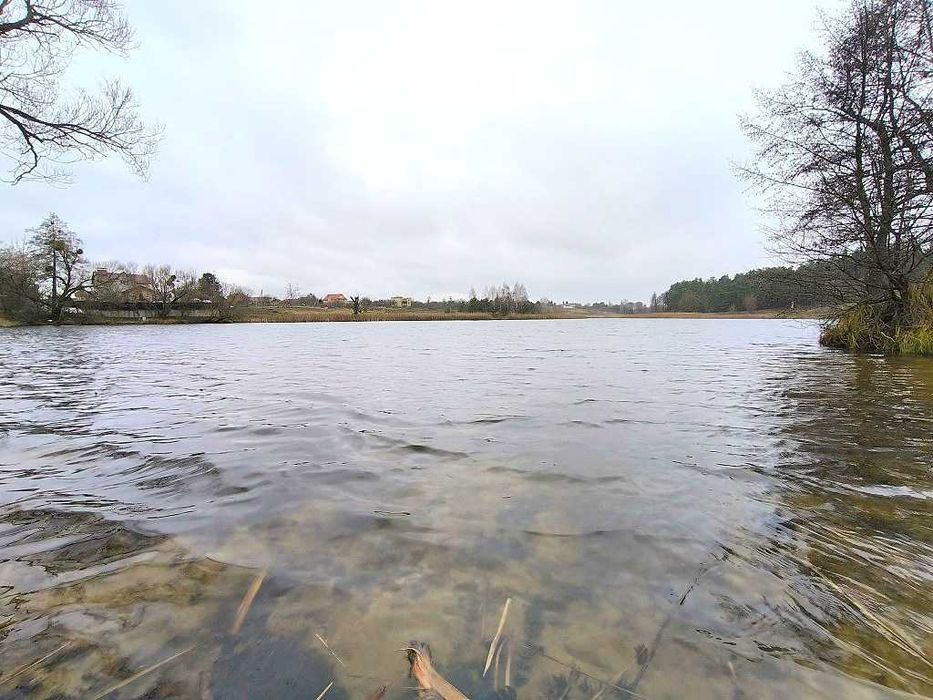 Продам будиночок неподалік є озера та ліс.Від Києва 25км.