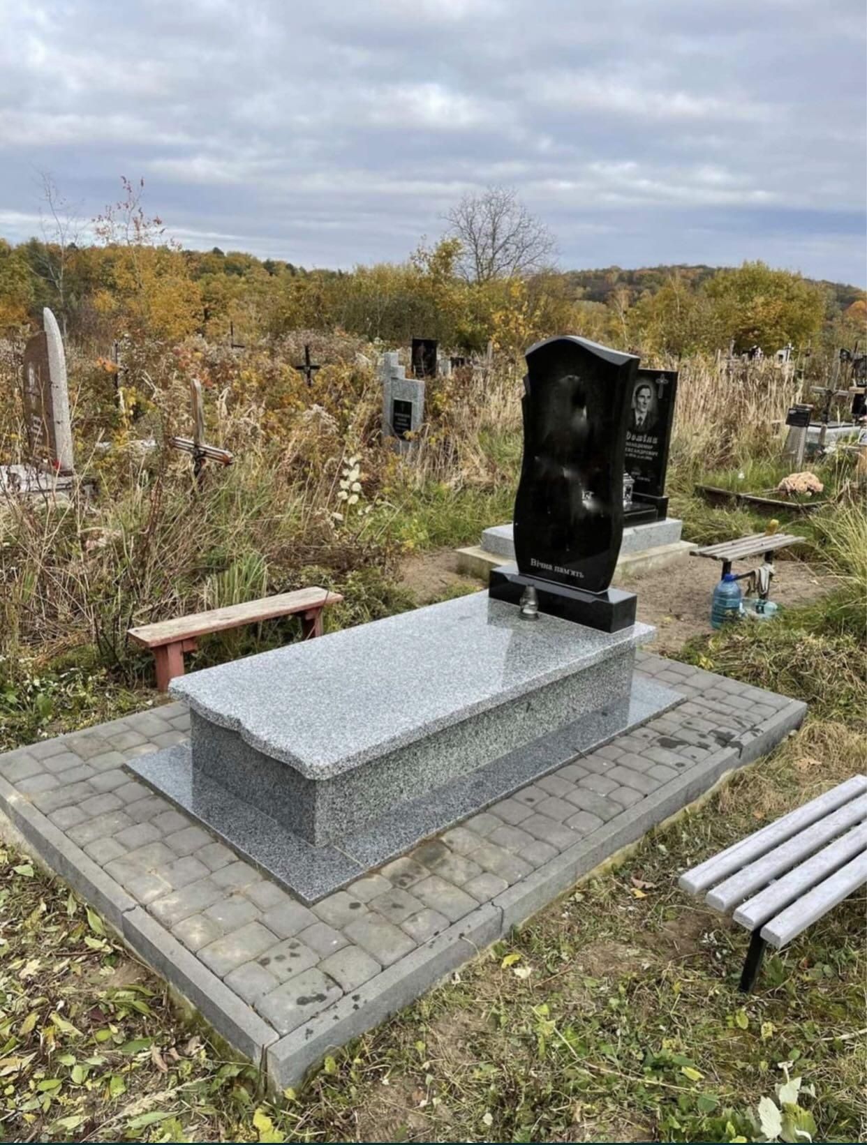 Прибирання могил Дрогобич. Уборка могил