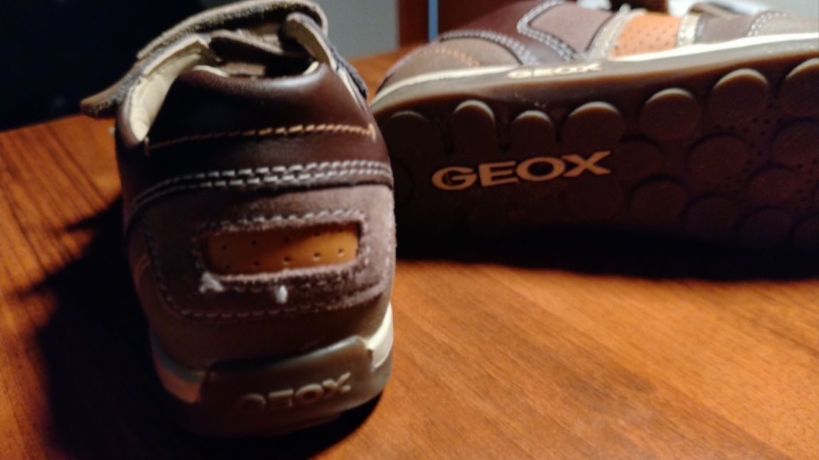 Buty chłopięce firmy Geox rozmiar 32