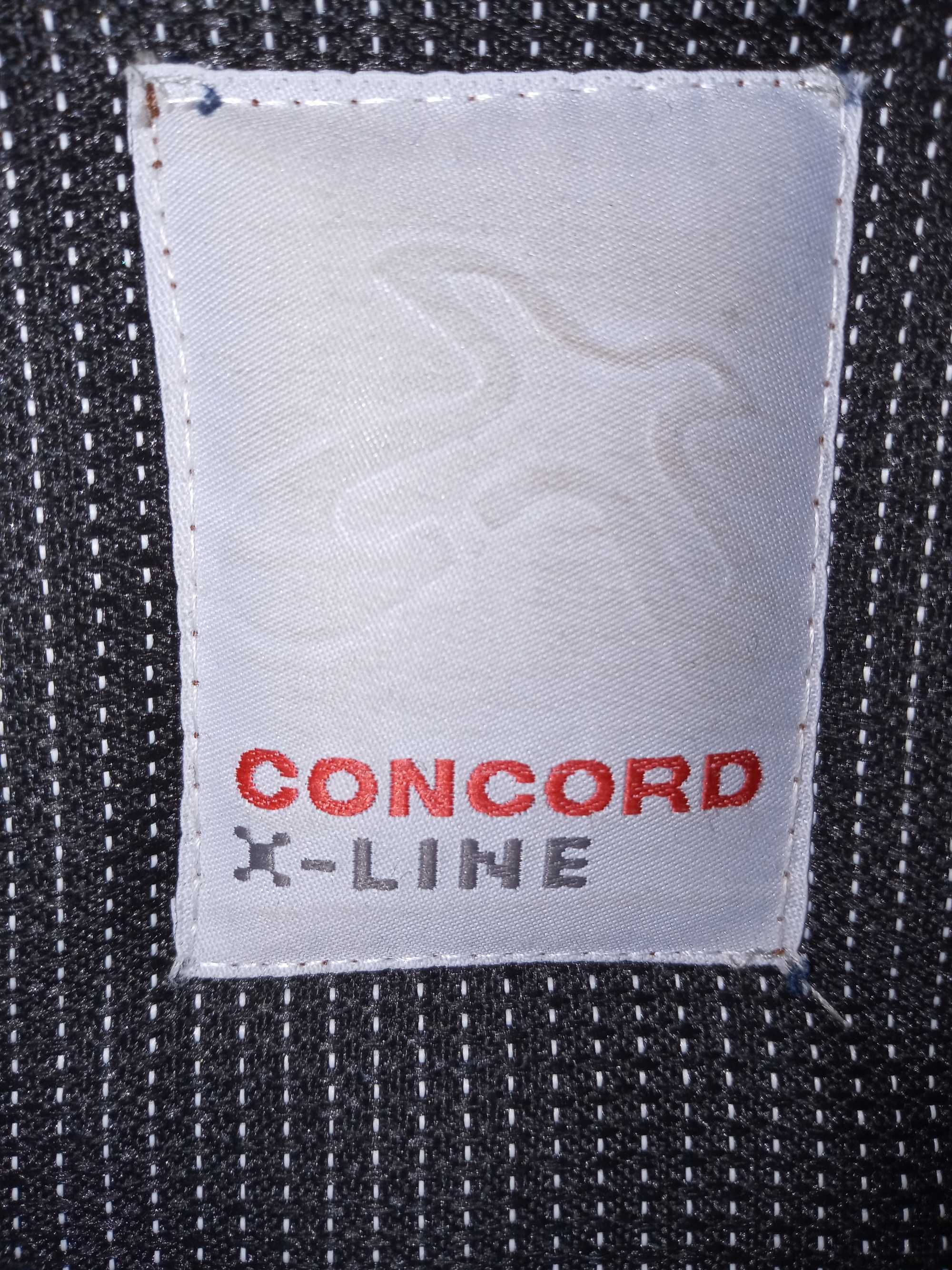 Oparcie do fotelika samochodowego dla dziecka 15-36kg. Concord x-line.