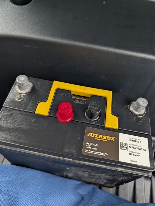 Акумулятор 12в atlasbx  45ah 390 a для tesla soh 100%