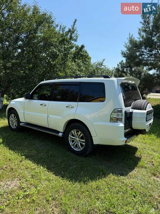 Mitsubishi Pajero Wagon 2012