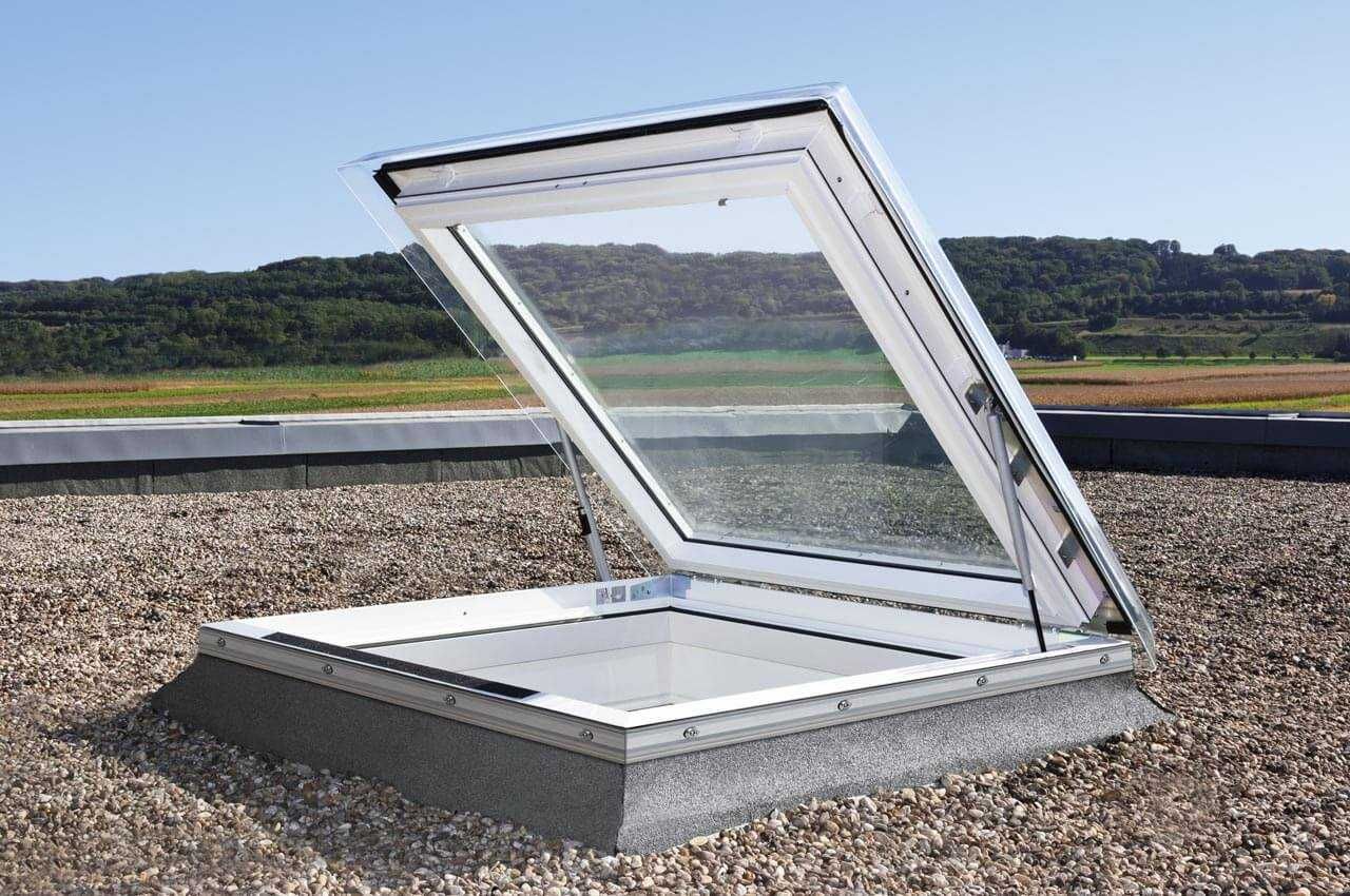 wyłaz Velux CXP 0473Q rozmiar 100×100 – do dachów płaskich