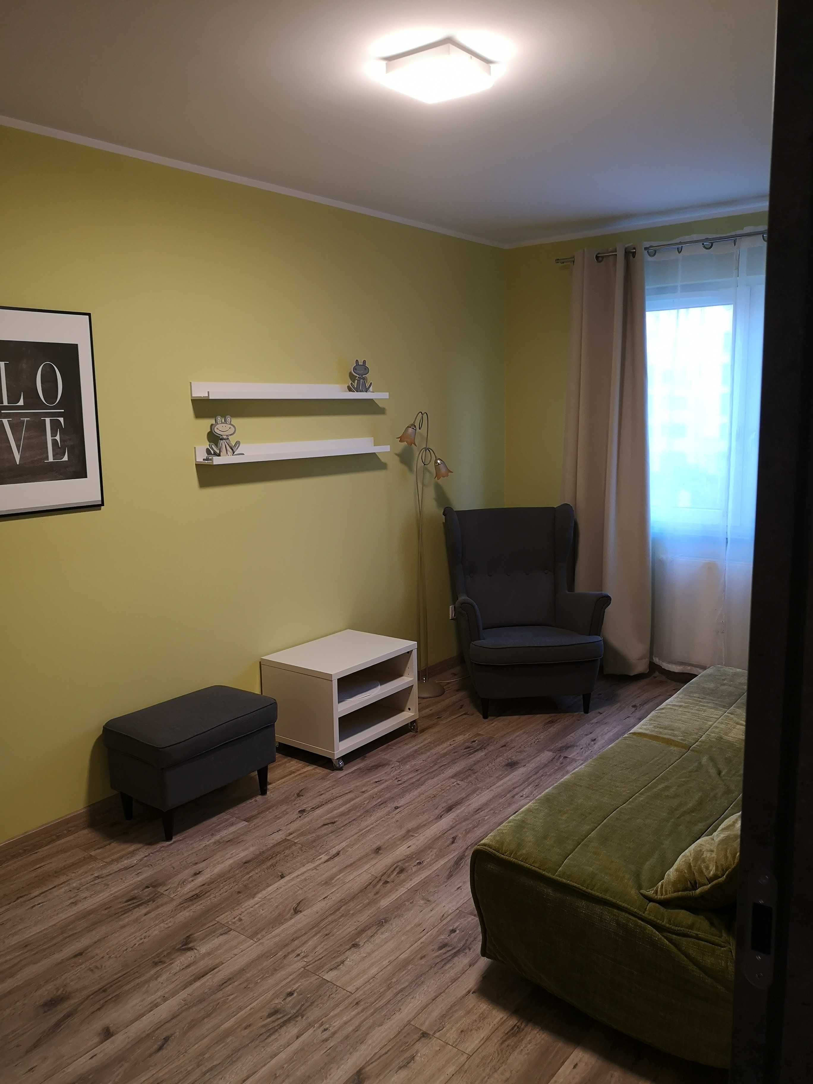 Pokój (15m2) (cena już z mediami i siłownią) Czerwone Maki