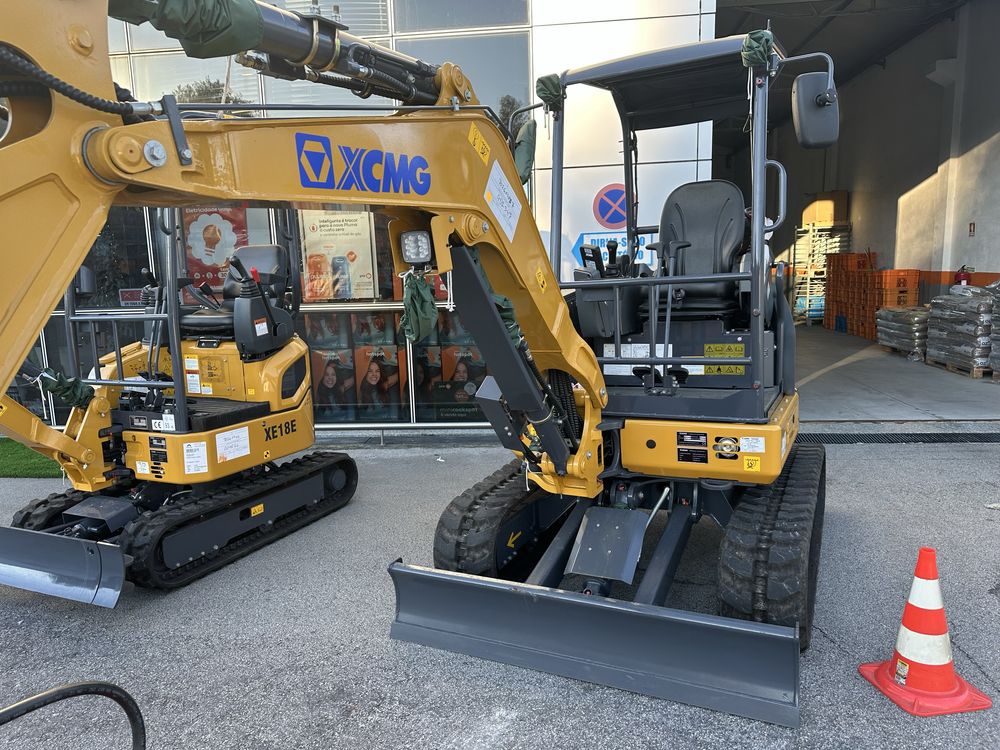 Mini Giratoria XCMG 27 E.