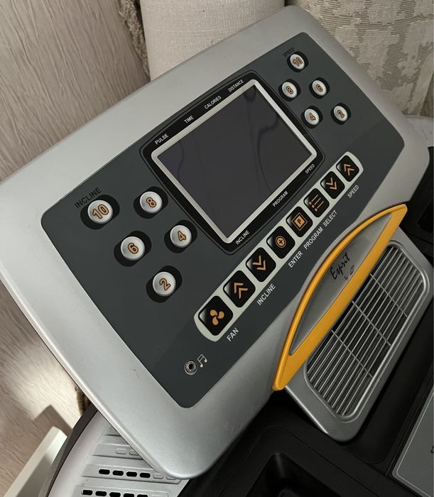 Професійна Бігова доріжка Esprit ct100