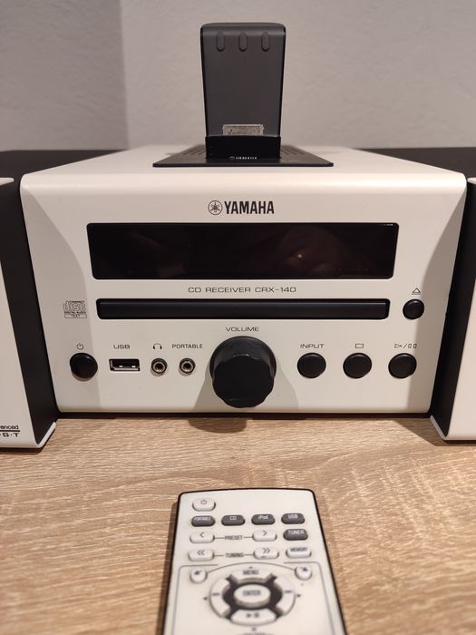 Hi-Fi система Yamaha MCR-040 USB, Audio CD, MP3