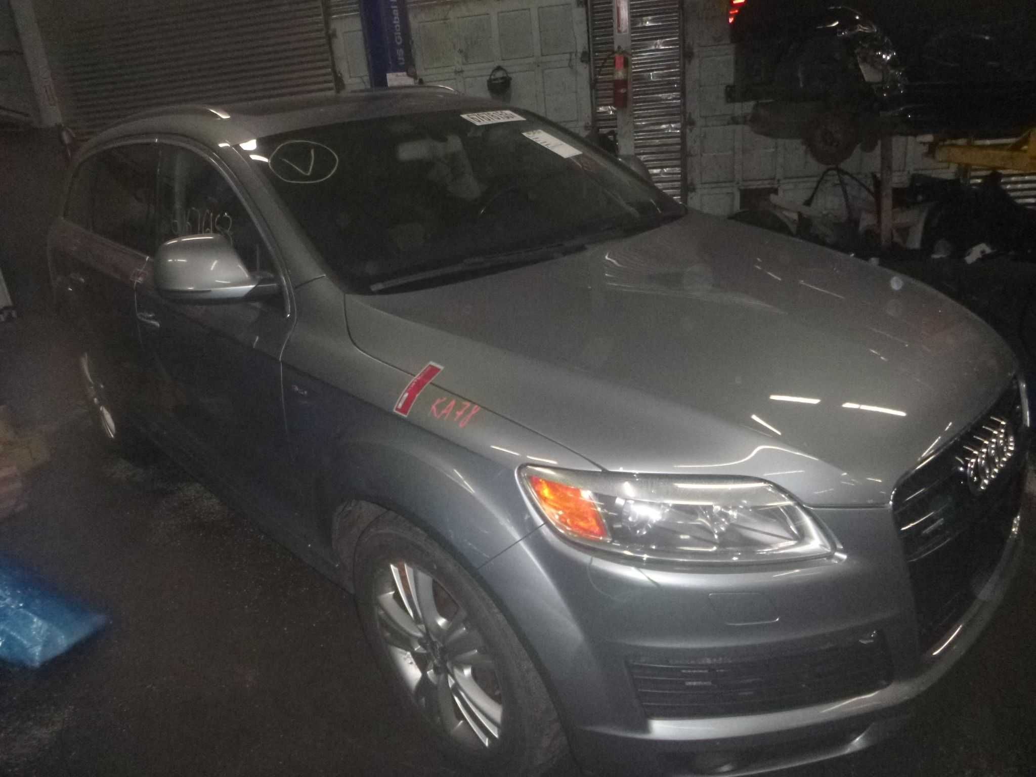 Разборка Ауди Кью7. Запчасти Audi Q7 США (бампер,акпп, двигатель) ШРОТ