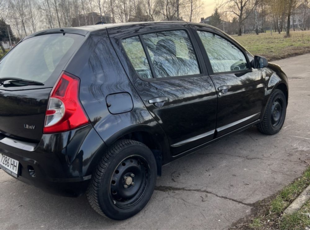 Продам Dacia Sandero 1.2 2009