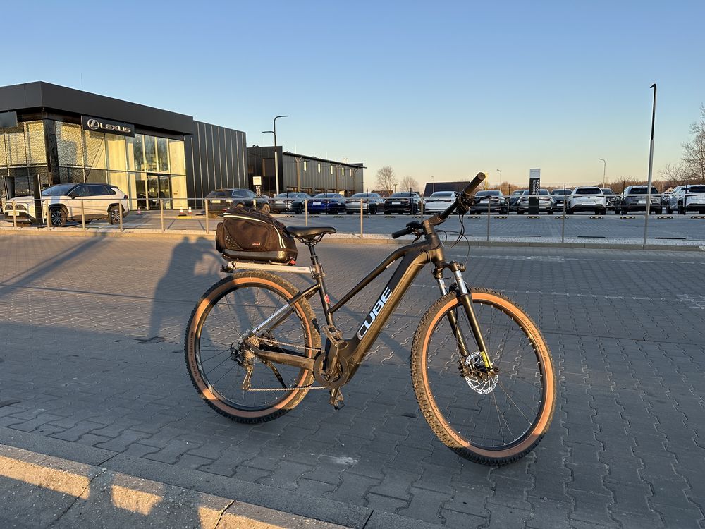 Rower elektryczny CUBE Reaction Bosch CX Shimano. Koła 29”