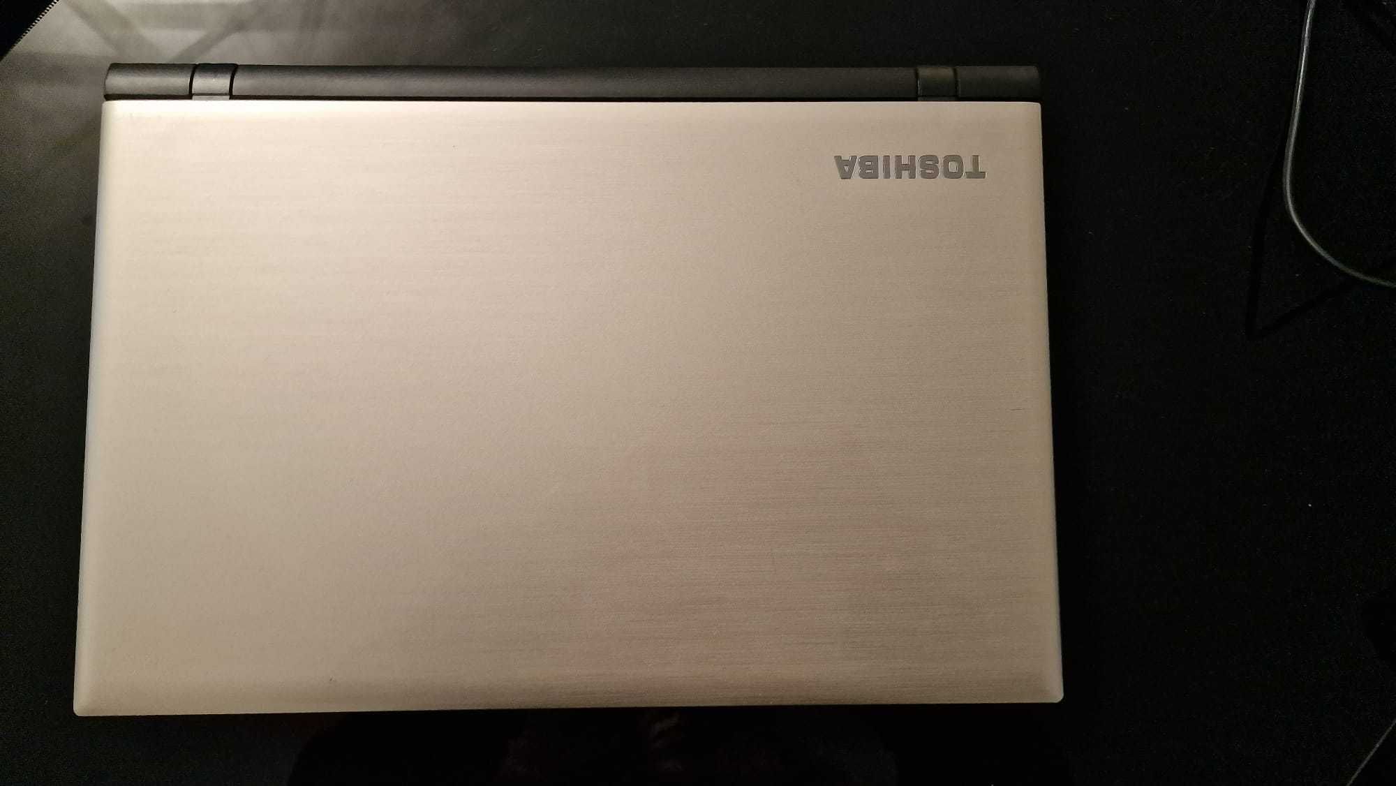 Portátil Toshiba intel i5 (8gb RAM) - 16 polegadas (como novo) dourado