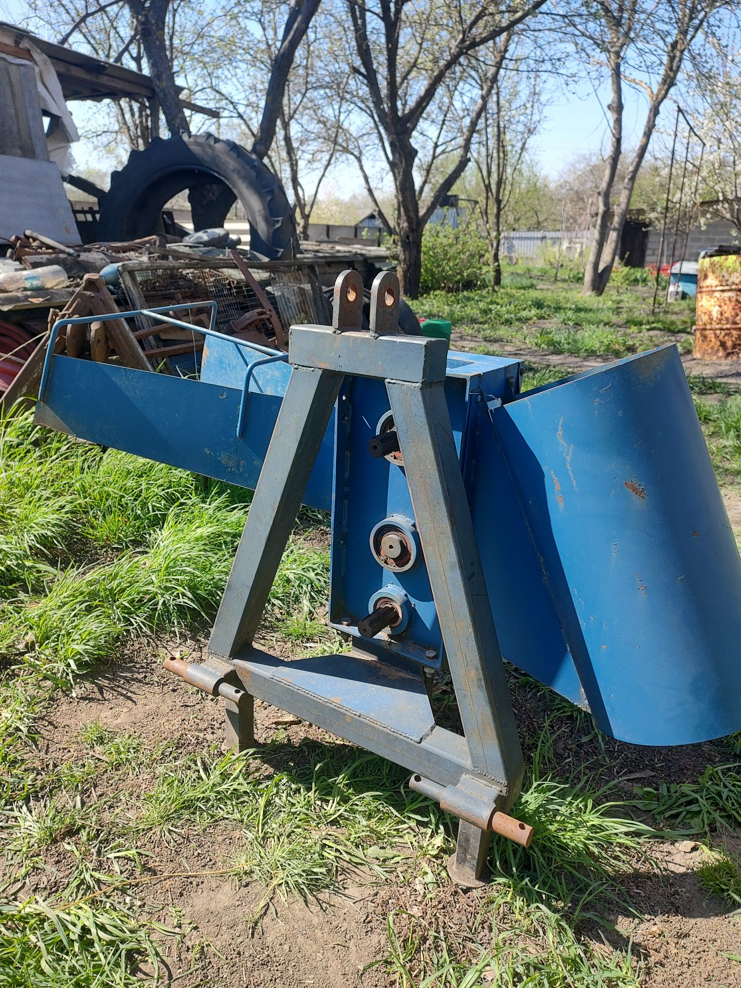Подрібнювач гілок, та дровокол 2 в 1