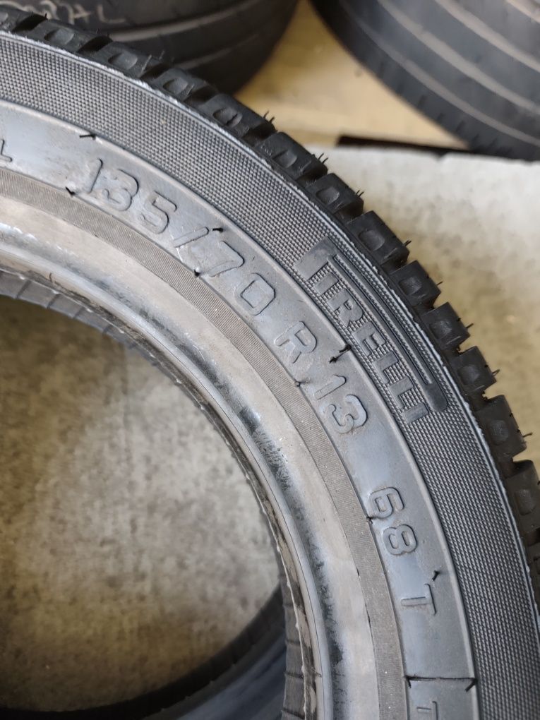 Pneus 135/70r13 Pirelli P2000 com 100% piso