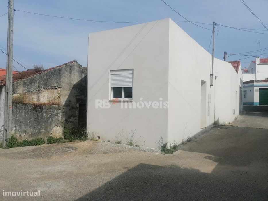 MoradiaT2 em fase de reconstrução - Soudos, Torres Novas