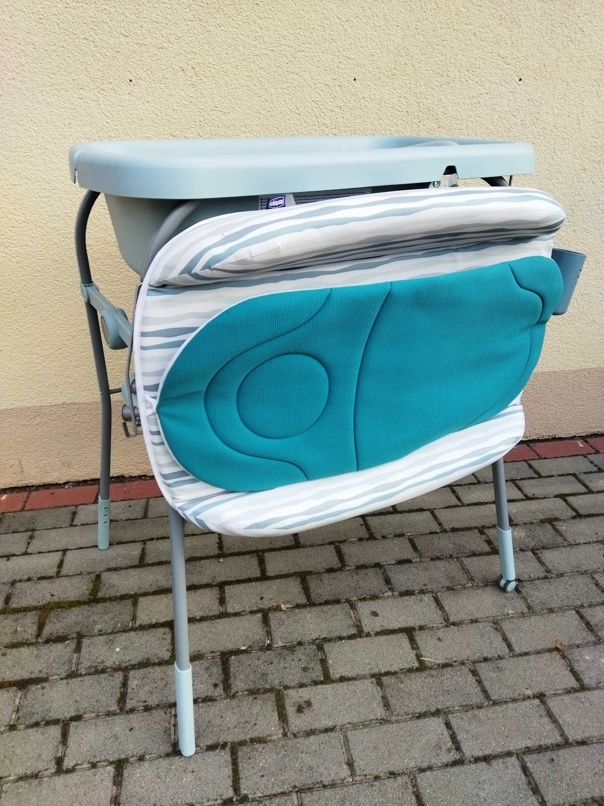 wanienka dziecięca ze stojakiem oraz przewijakiem CHICCO