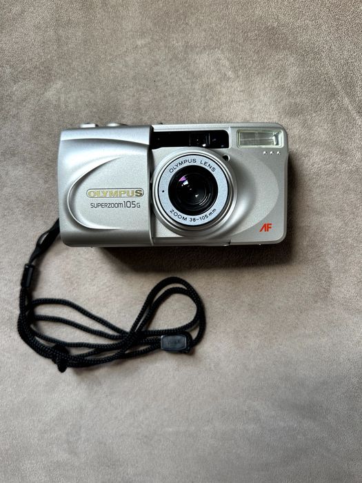 Продам плівковий фотоапарат Olympus Superzoom 105G