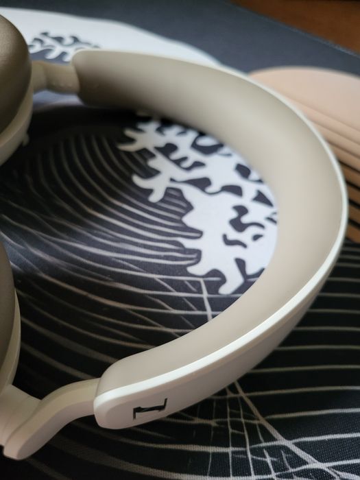 Sennheiser Accentum Plus