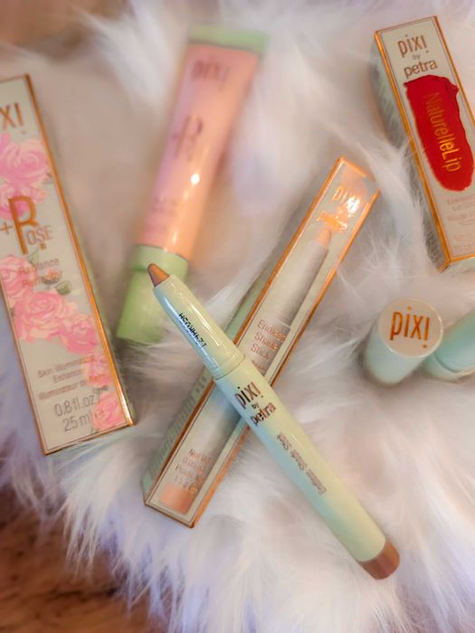 Zestaw prezentowy Pixi Beauty, kuferek z kosmetykami