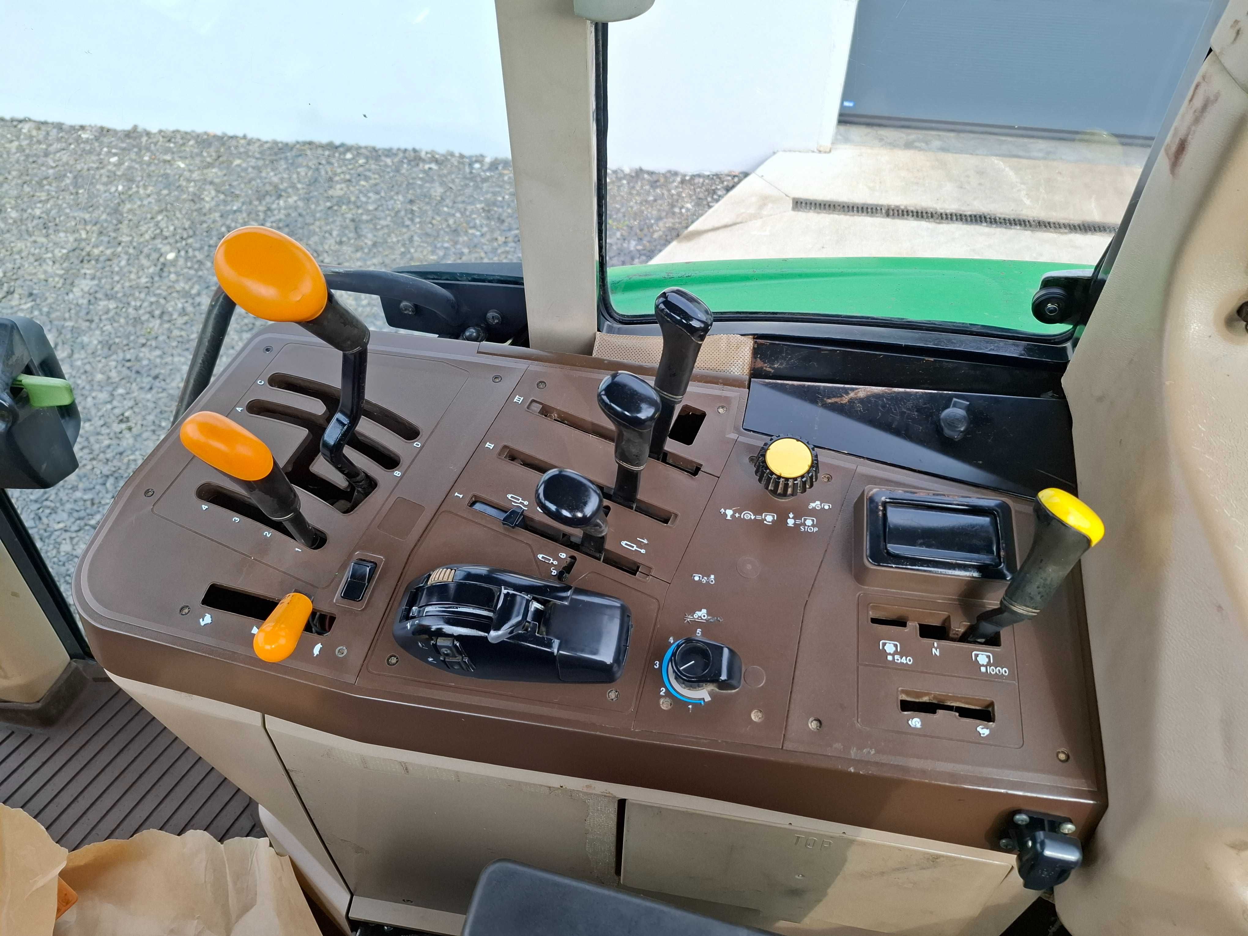 JOHN DEERE 6610, 2002 r, czysty i zadbany, przedni TUZ