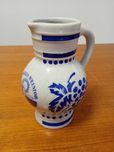 Dzbanek Ceramiczny z kobaltowym wzorem.