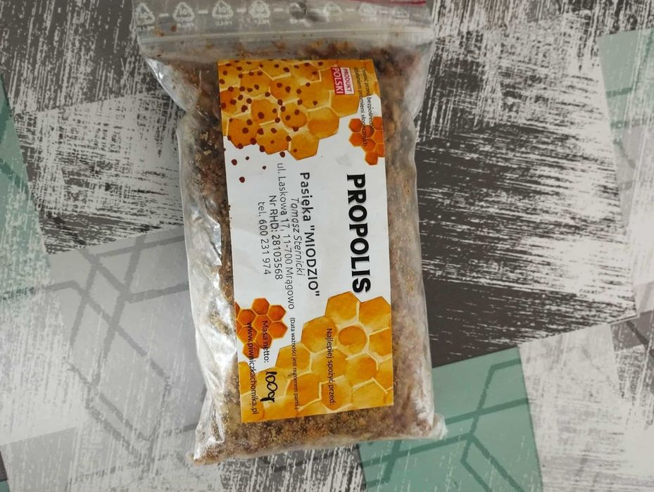 Sprzedam propolis suchy 100 g.