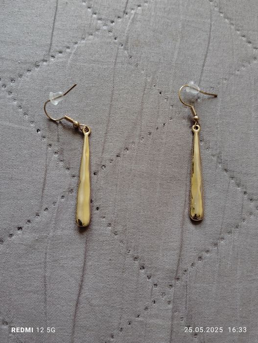 Kolczyki wiszące.