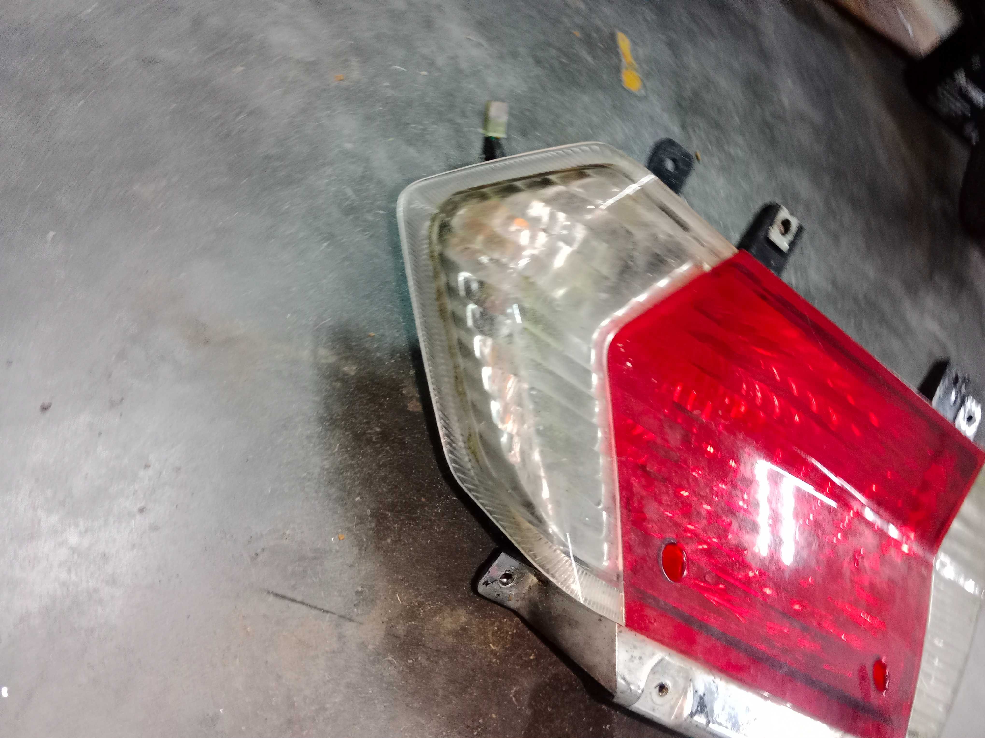 daelim S2 125 S2125 lampa tył tylna kierunkowskazy tylne oświetlenie