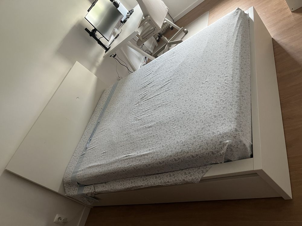 Cama de casal Ikea com colchao 140x200cm